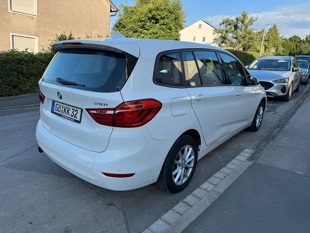 Gebraucht BMW 218 Gran Tourer 140 PS (102 kW) 2016 Weiß Van / Kleinbus