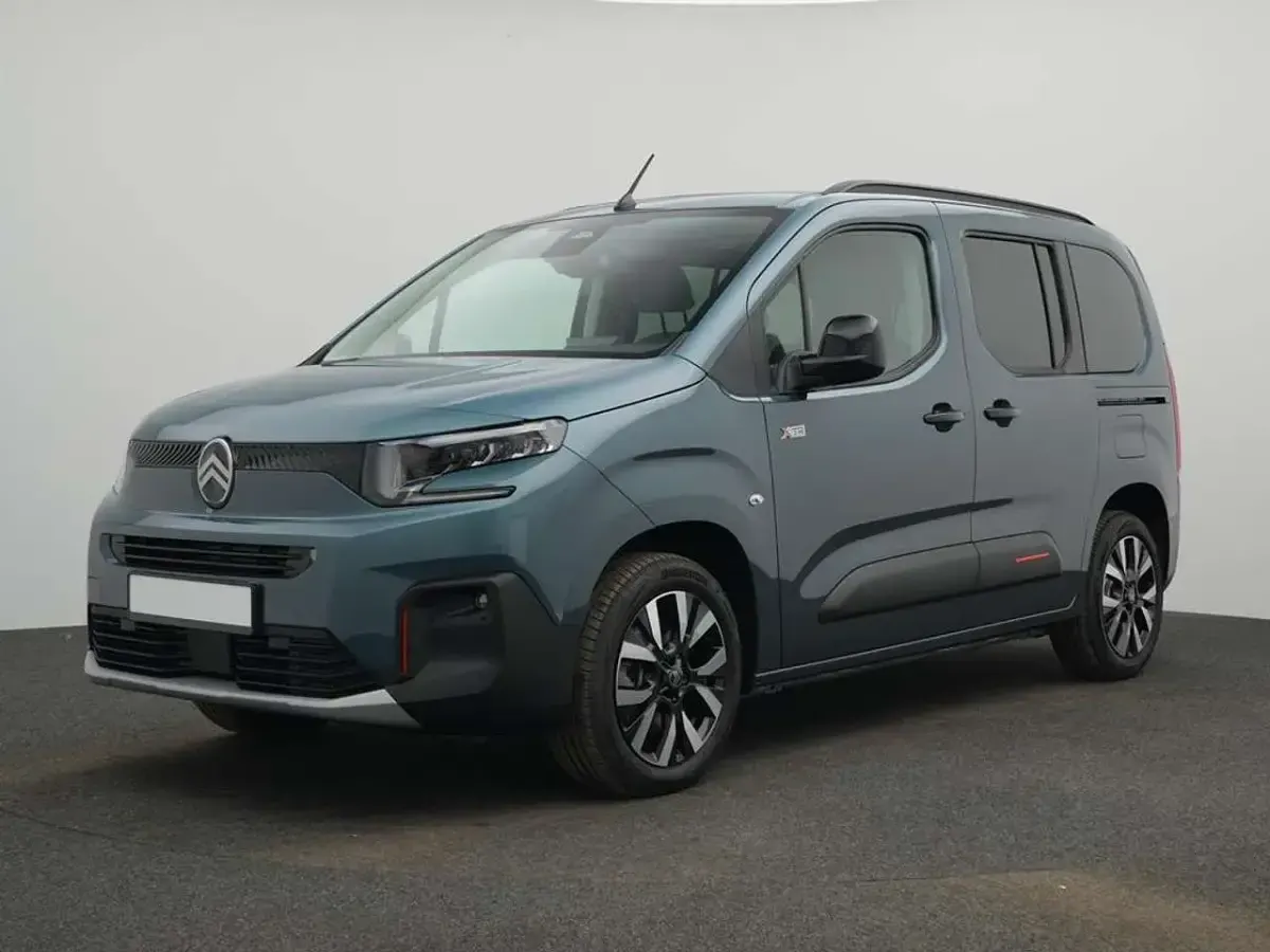Neu Citroën Berlingo 131 PS (96 kW) 2026 Blau Van / Kleinbus