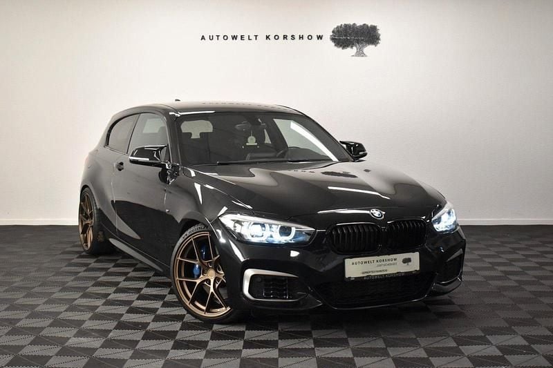 Schwarz Gebraucht 2017 BMW M140 M Sport Kleinwagen | 33.500 € - Bild 1/3