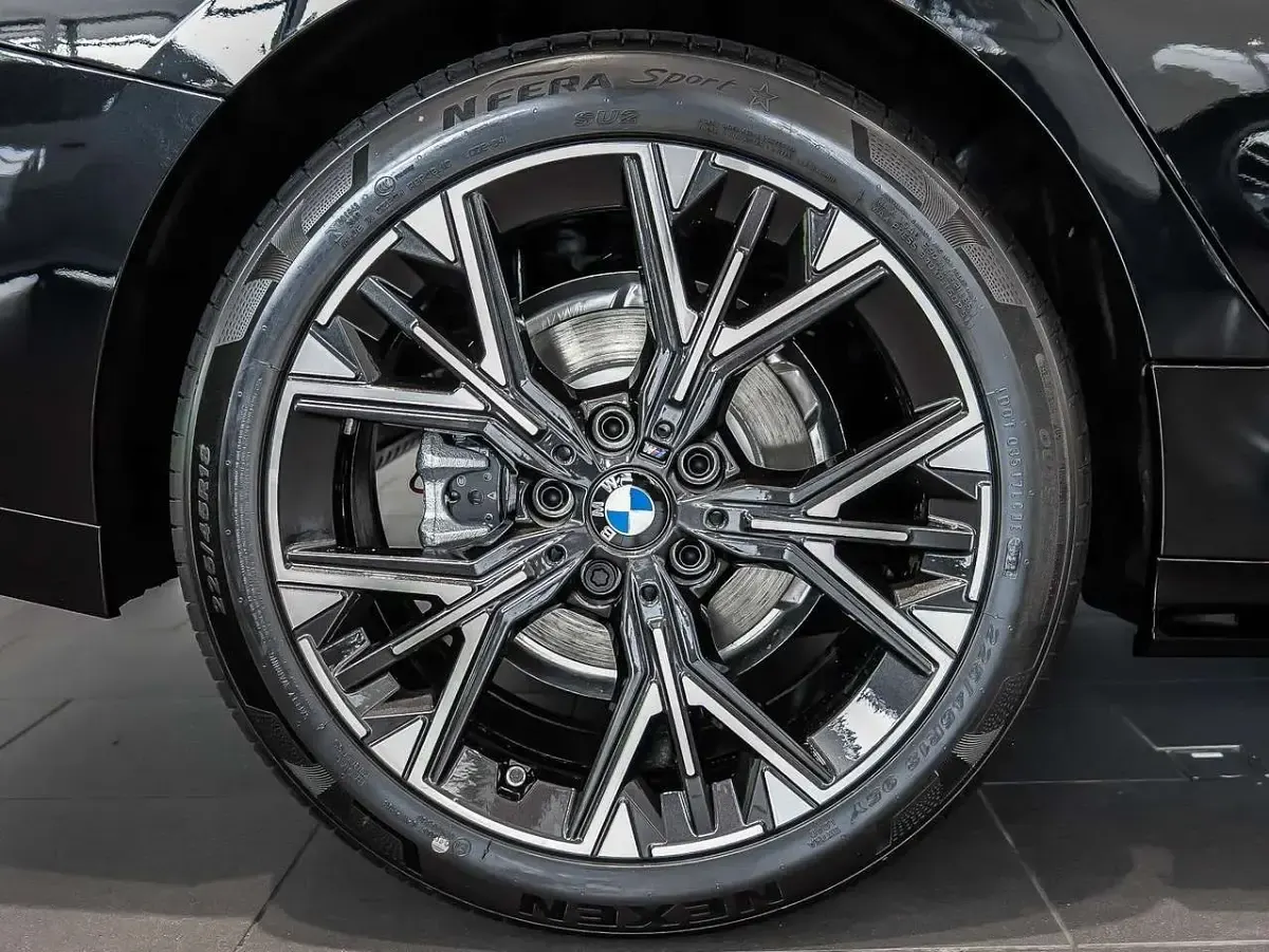 Neu BMW 216 M Sport 122 PS (89 kW) 2026 Schwarz Coupé