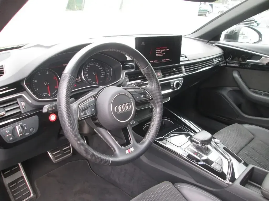 Gebraucht Audi A4 Advanced 204 PS (150 kW) 2021 Brillantschwarz Kombi