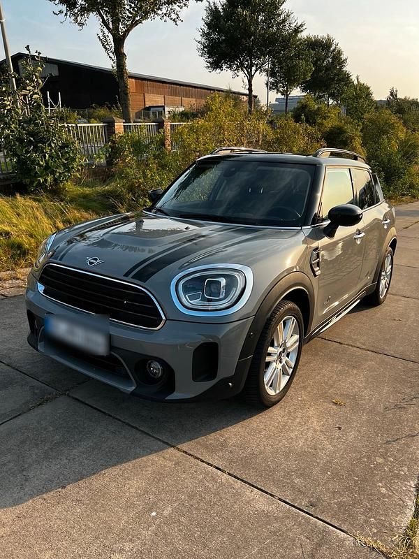 Grau Gebraucht 2020 Mini Cooper D Countryman SUV | 22.000 € (Fairer Preis) - Bild 1/4