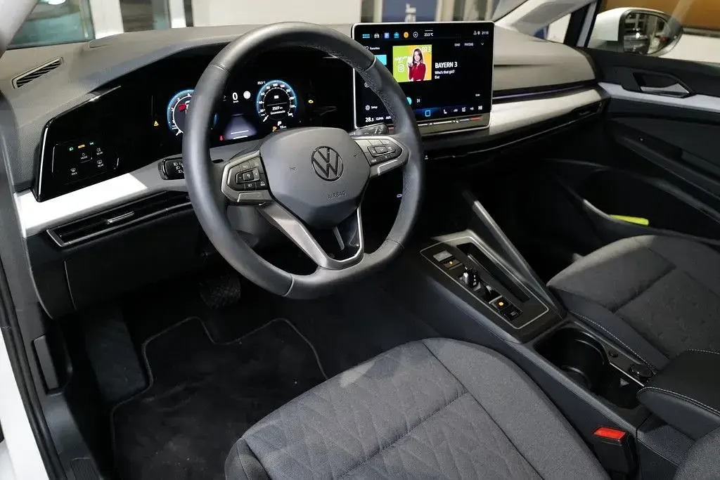 Gebraucht VW Golf VIII Life 116 PS (85 kW) 2025 Weiß Limousine