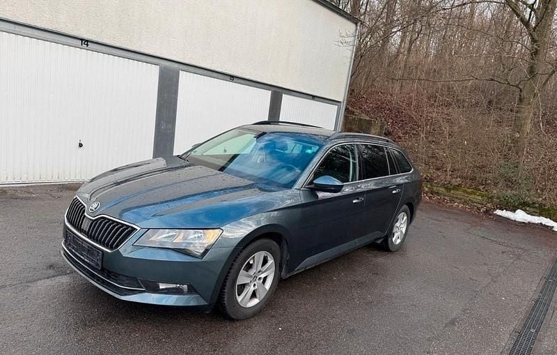Gebraucht Skoda Superb 150 PS (110 kW) 2017 Grau Kombi