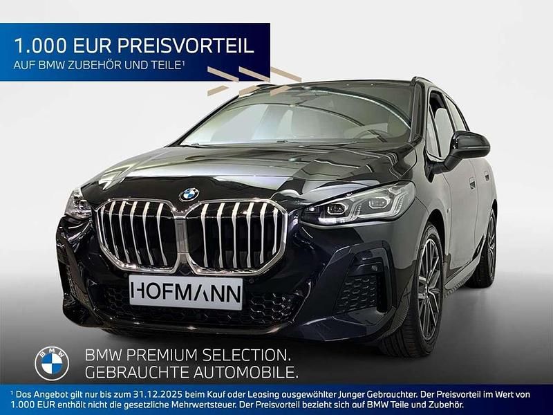 Saphirschwarz metallic Gebraucht 2024 BMW 220 M Sport Limousine | 34.943 € (Fairer Preis) - Bild 1/2