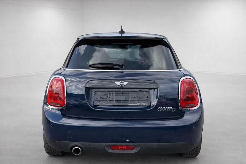 Second-hand Mini Cooper D 116 CP (85 kW) 2016 Albastru Hatchback