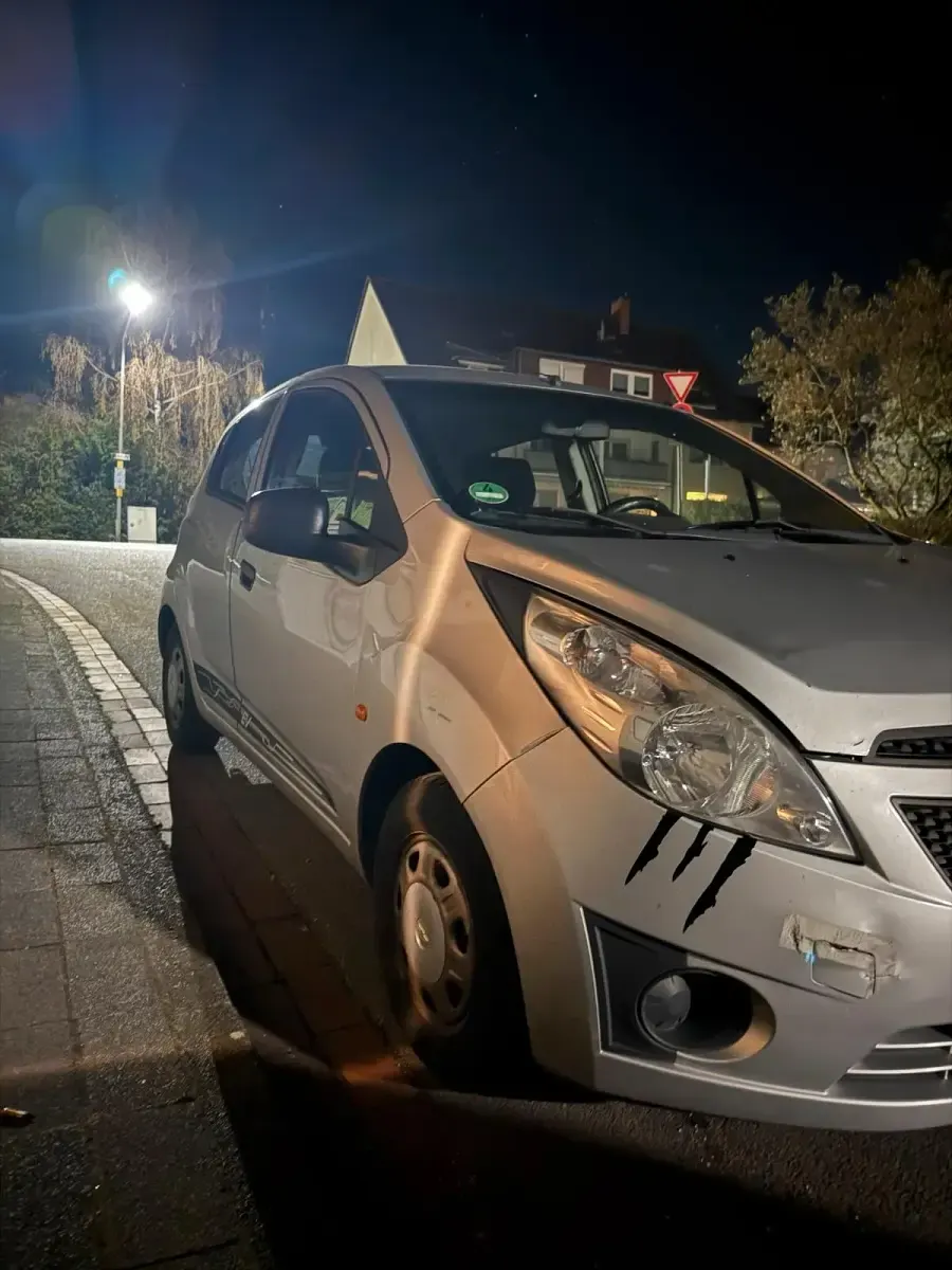 Gebraucht Chevrolet Spark 60 PS (44 kW) 2011 Silber Kleinwagen