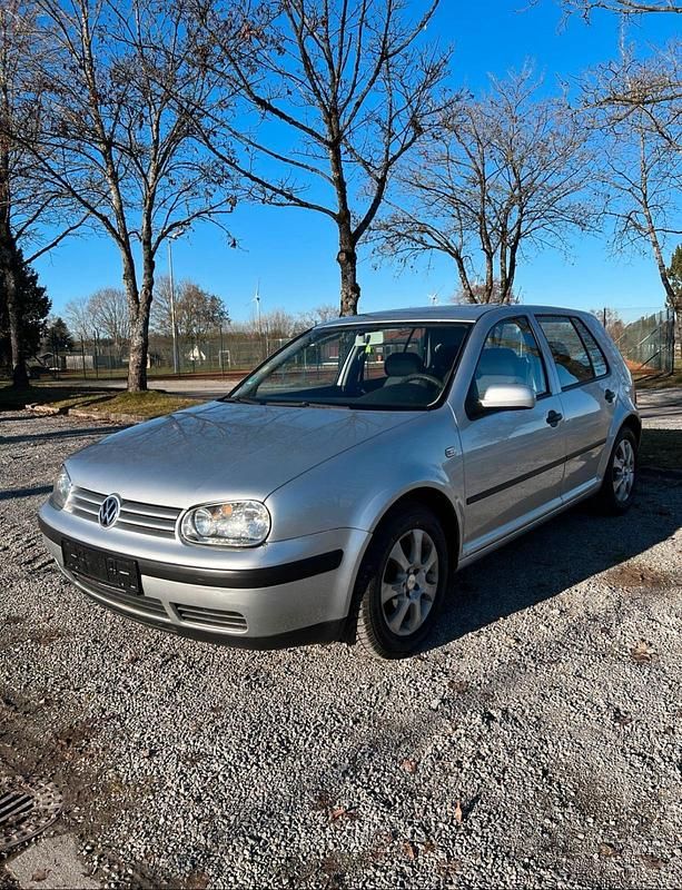 Silber Gebraucht 2003 VW Golf IV Kleinwagen | 2.100 € (Fairer Preis) - Bild 1/3