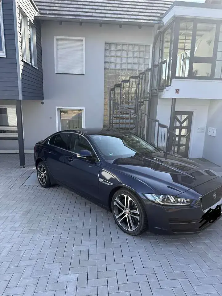 Gebraucht Jaguar XE Prestige 179 PS (131 kW) 2017 Limousine