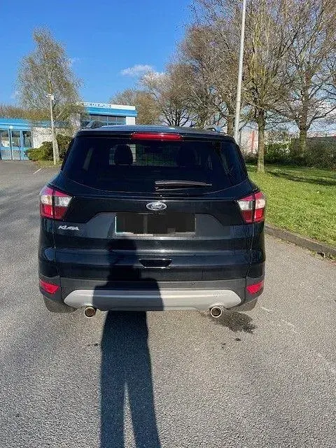 Gebraucht Ford Kuga Titanium 150 PS (110 kW) 2020 Schwarz SUV
