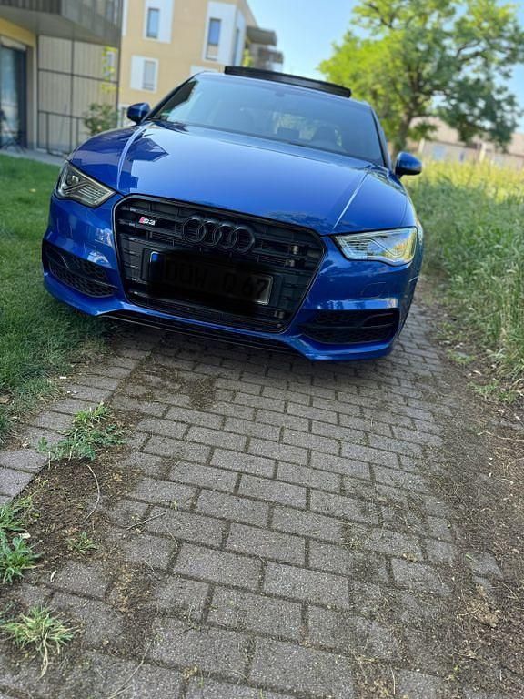 Blau Gebraucht 2015 Audi S3 Ambiente Limousine | 18.000 € (Fairer Preis) - Bild 1/4