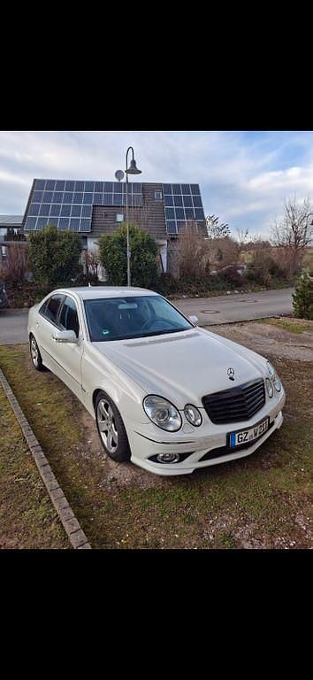 Gebraucht Mercedes E350 Avantgarde 272 PS (200 kW) 2008 Weiß Limousine