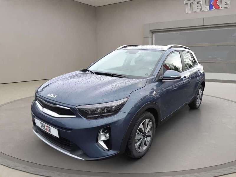 Blau Gebraucht 2024 Kia Stonic Vision SUV | 20.990 € (Fairer Preis) - Bild 1/4