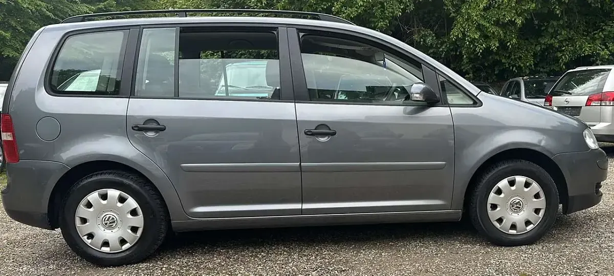 Gebraucht VW Touran Trendline 105 PS (77 kW) 2006 Schwarz Van / Kleinbus