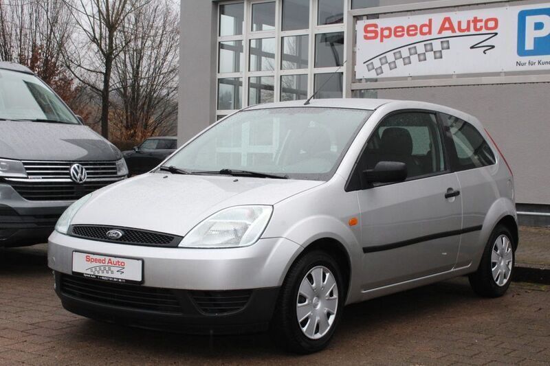 Silber Gebraucht 2004 Ford Fiesta Viva Kleinwagen | 3.190 € (Etwas zu teuer) - Bild 1/4
