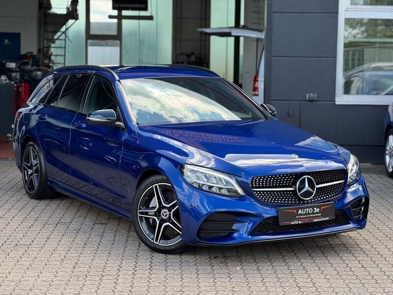 Blau Gebraucht 2018 Mercedes C300 AMG Limousine | 23.990 € (Guter Preis) - Bild 1/4