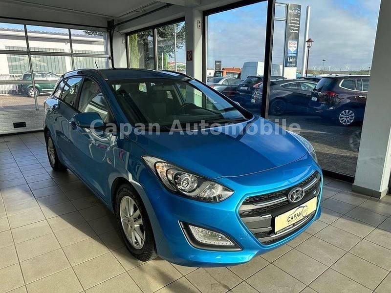Blau Gebraucht 2017 Hyundai i30 Kombi | 7.999 € (Guter Preis) - Bild 1/4
