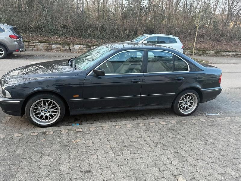 Gebraucht BMW 520 Basis 150 PS (110 kW) 1997 Schwarz Limousine