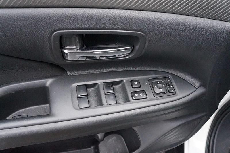 Gebraucht Mitsubishi Outlander Intense 150 PS (110 kW) 2012 Weiß SUV