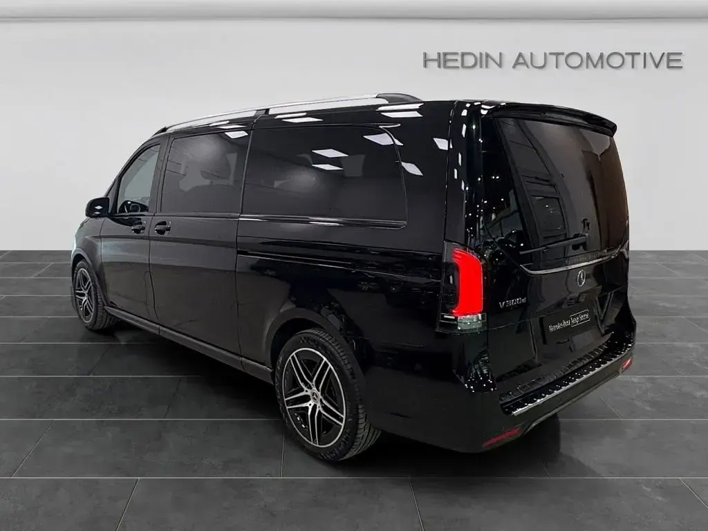 Gebraucht Mercedes V300 AMG 237 PS (174 kW) 2024 Schwarz Van / Kleinbus