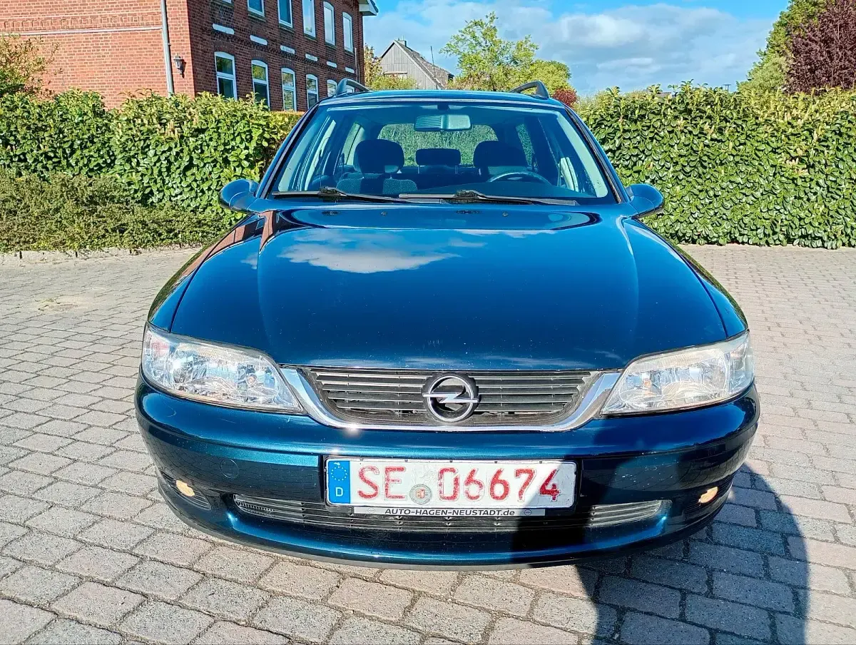 Gebraucht Opel Vectra Edition 147 PS (108 kW) 2001 Blau Kombi