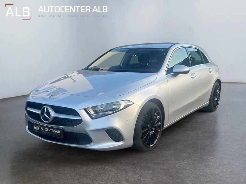 Silber Gebraucht 2019 Mercedes A200 Limousine | 19.989 € (Fairer Preis) - Bild 1/4