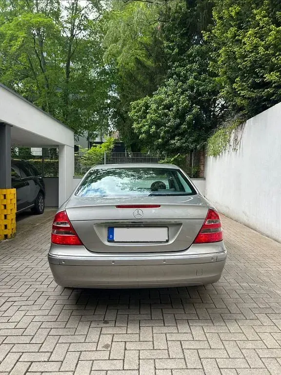 Gebraucht Mercedes E320 224 PS (164 kW) 2002 Grau Limousine