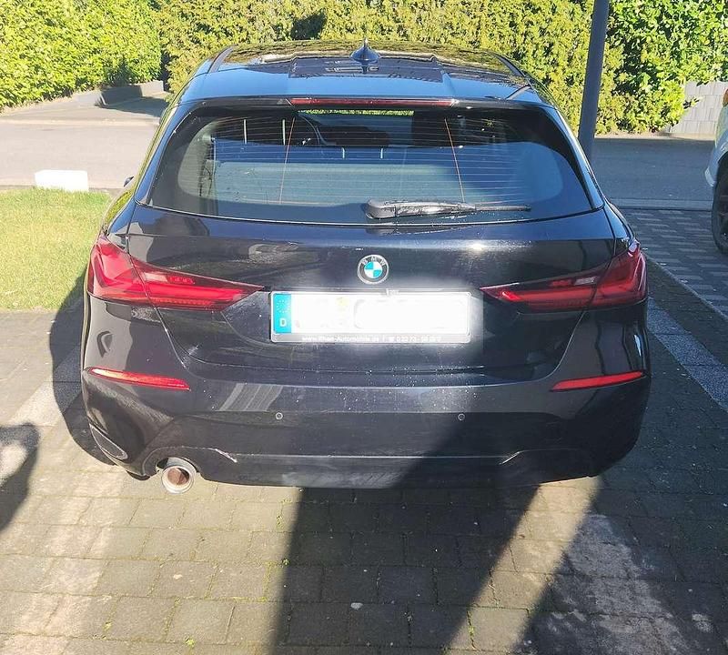 Gebraucht BMW 118 Advantage 140 PS (102 kW) 2020 Schwarz Kleinwagen