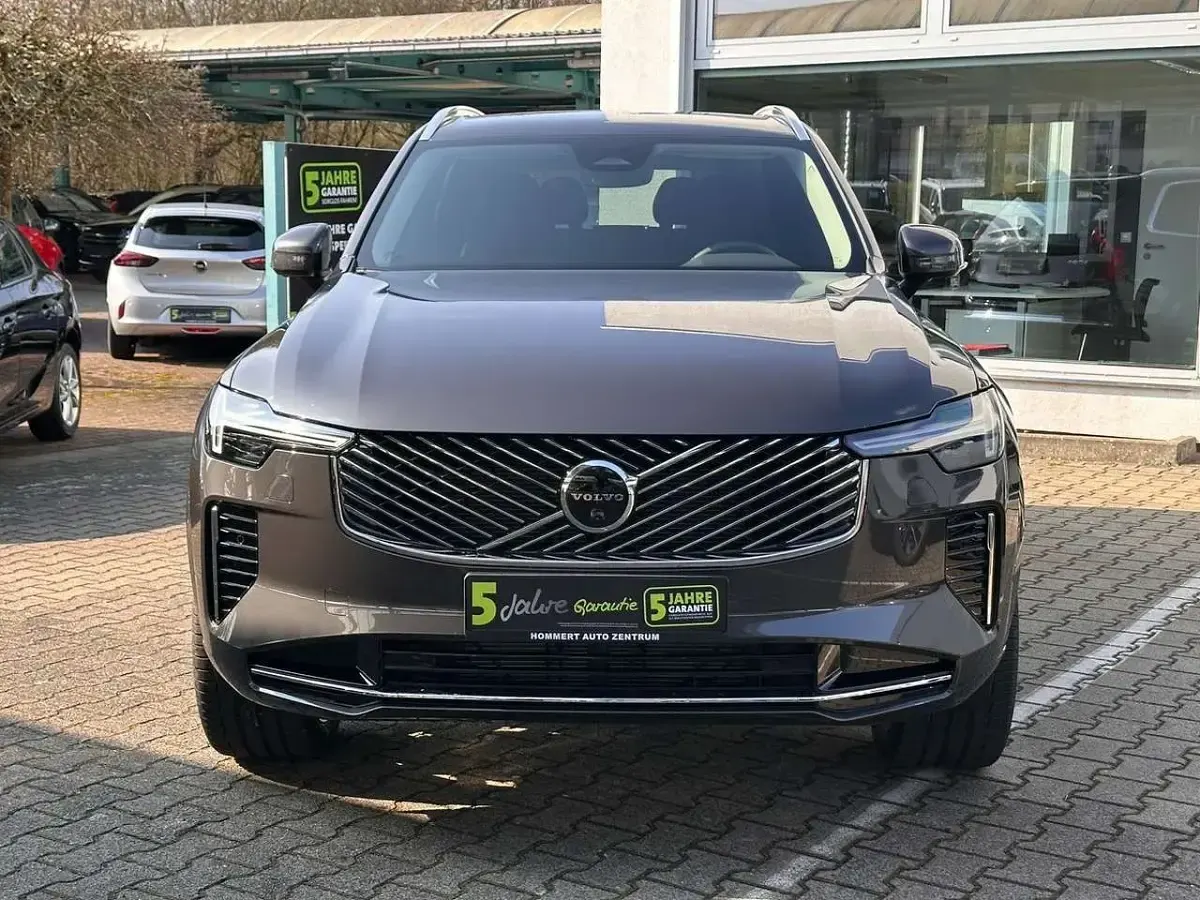 Neu Volvo XC90 Plus 250 PS (183 kW) 2026 Platinium grey metallic SUV
