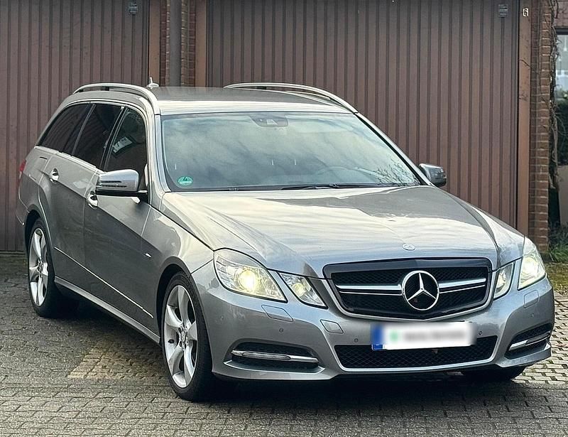 Gebraucht 2011 Mercedes E350 Avantgarde Kombi | 6.500 € (Guter Preis) - Bild 1/4