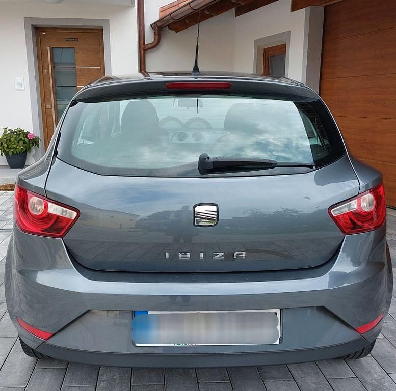 Grau Gebraucht 2013 Seat Ibiza SC Reference Kleinwagen | 4.200 € (Guter Preis) - Bild 1/4
