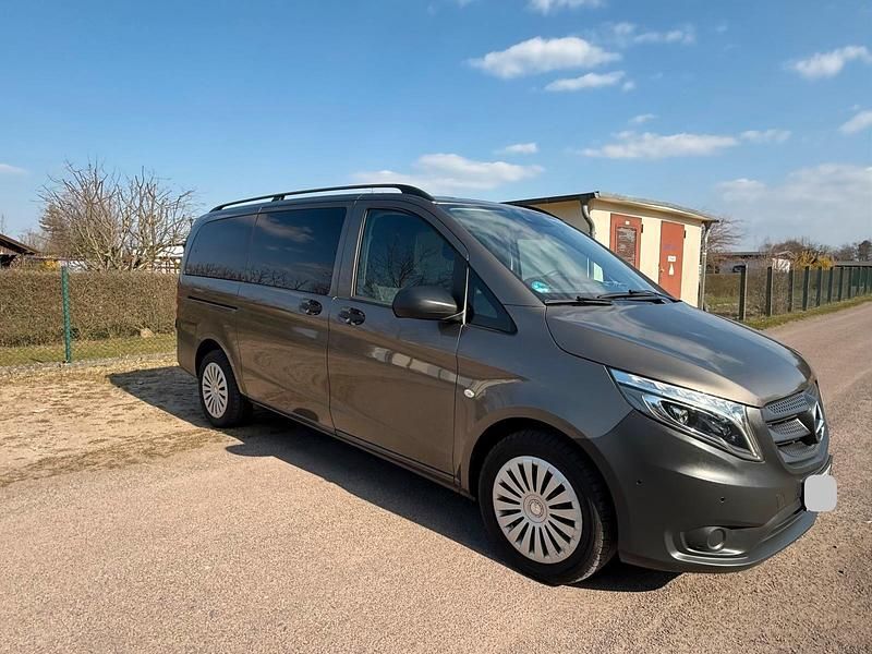 Gebraucht Mercedes Vito Edition 190 PS (139 kW) 2016 Grau Van