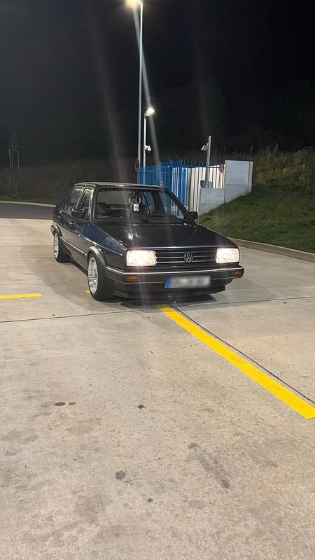 Second-hand VW Jetta 75 CP (55 kW) 1988 Albastru Berlinǎ