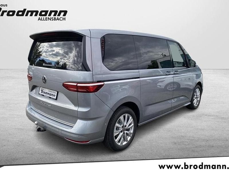 Gebraucht VW T7 Style 150 PS (110 kW) 2024 Monosilber Van