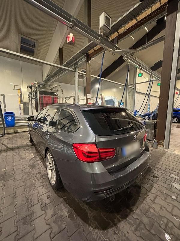 Gebraucht BMW 318 150 PS (110 kW) 2016 Grau Kombi