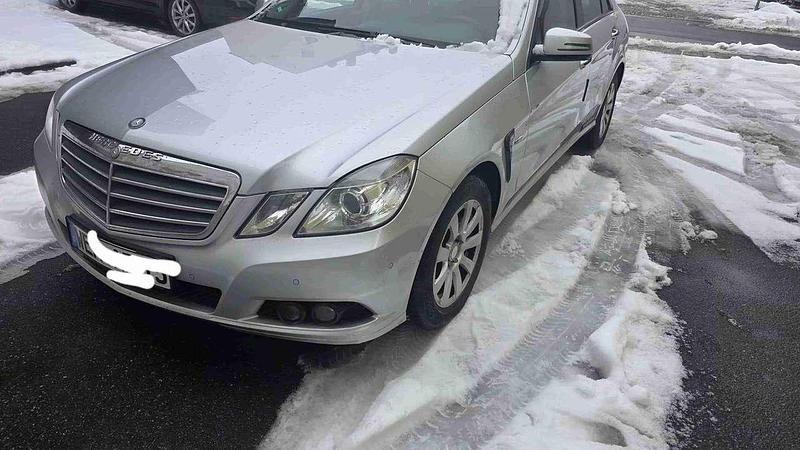 Second-hand Mercedes E200 184 CP (135 kW) 2011 Bej Berlinǎ