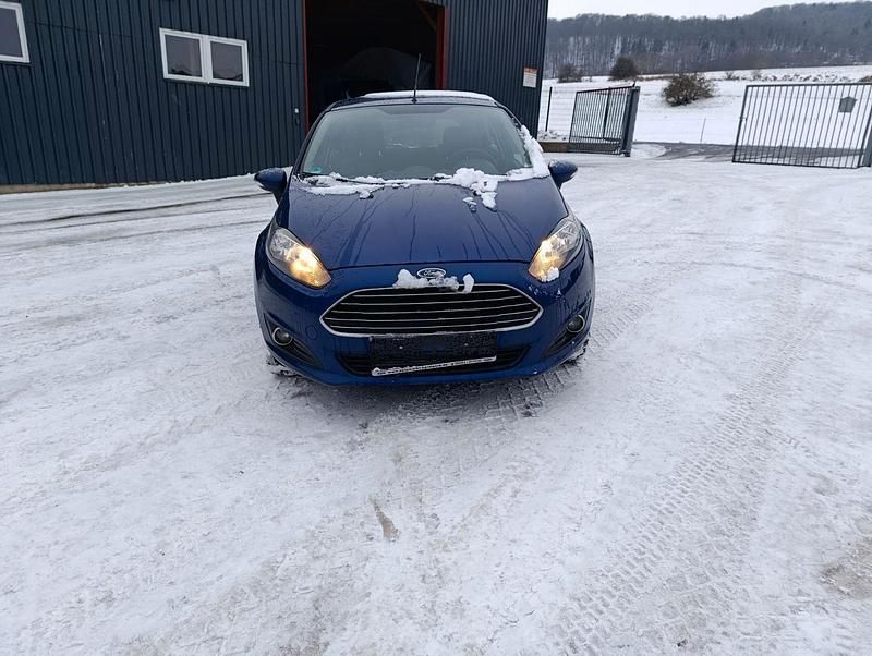 Gebraucht Ford Fiesta SYNC Edition 101 PS (74 kW) 2015 Blau Kleinwagen