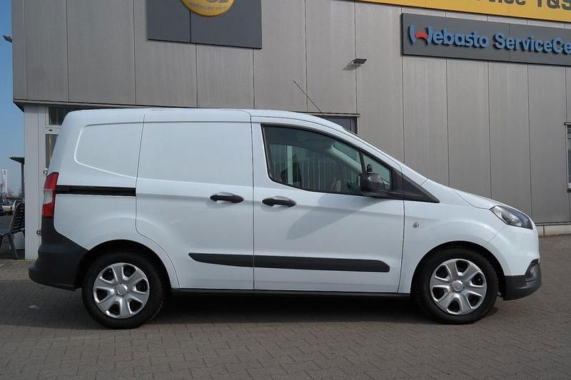 Gebraucht Ford Transit Trend 101 PS (74 kW) 2022 Weiß Van / Kleinbus