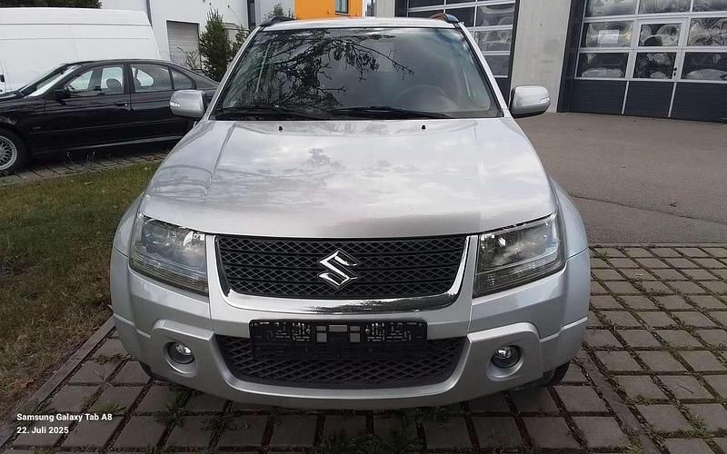 Silber Gebraucht 2009 Suzuki Grand Vitara Comfort+ SUV | 4.900 € (Fairer Preis) - Bild 1/4