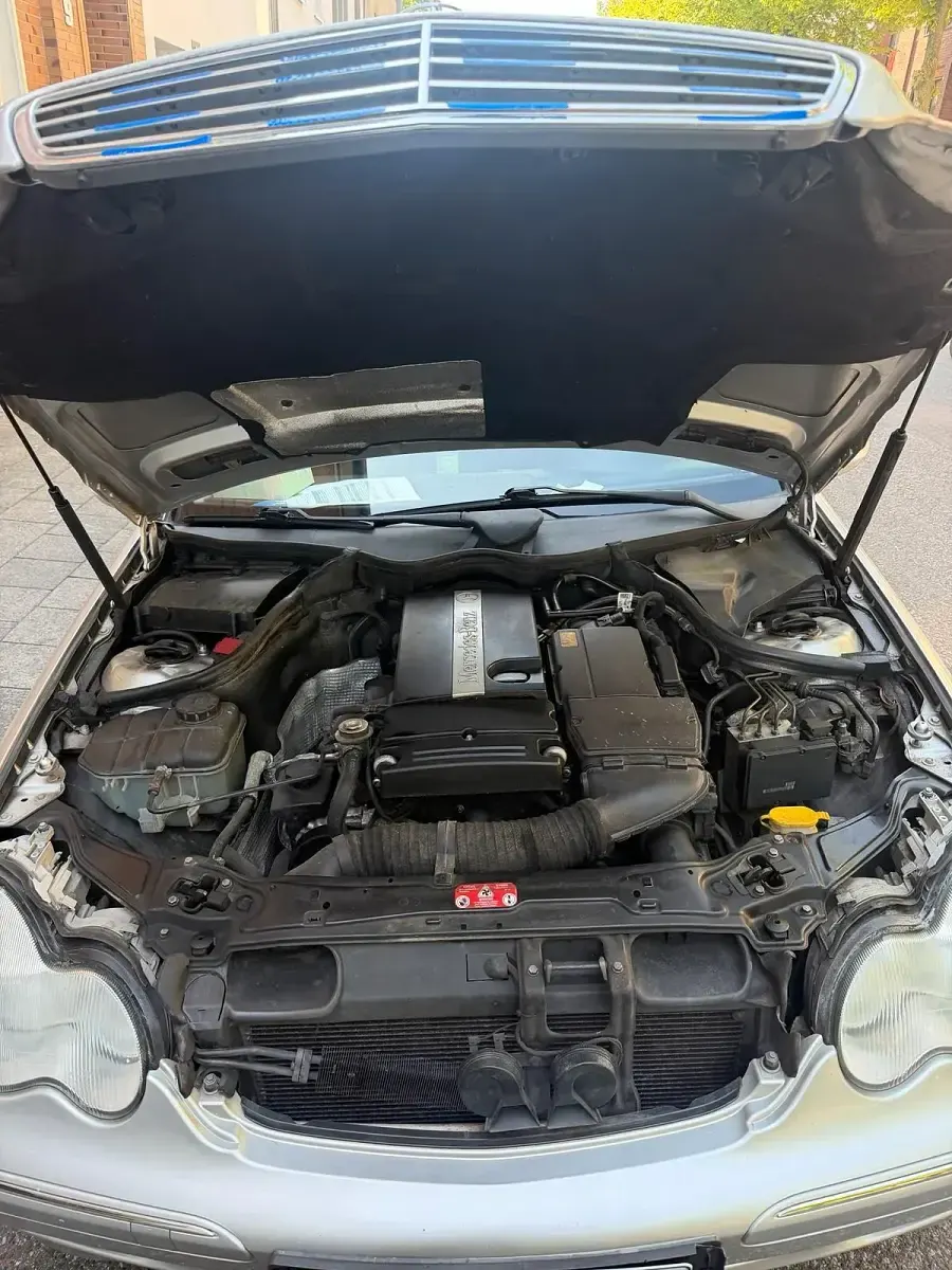 Gebraucht Mercedes C180 163 PS (119 kW) 2003 Grau Limousine