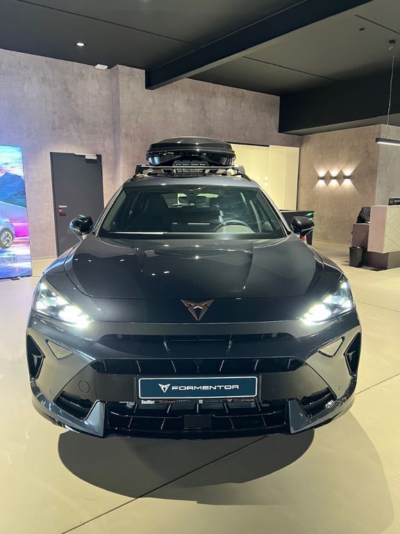 Grau Gebraucht 2024 Cupra Formentor SUV | 37.990 € (Etwas zu teuer) - Bild 1/4
