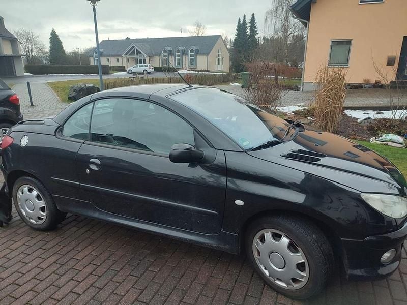Schwarz Gebraucht 2003 Peugeot 206 CC Cabrio | 800 € (Guter Preis) - Bild 1/3
