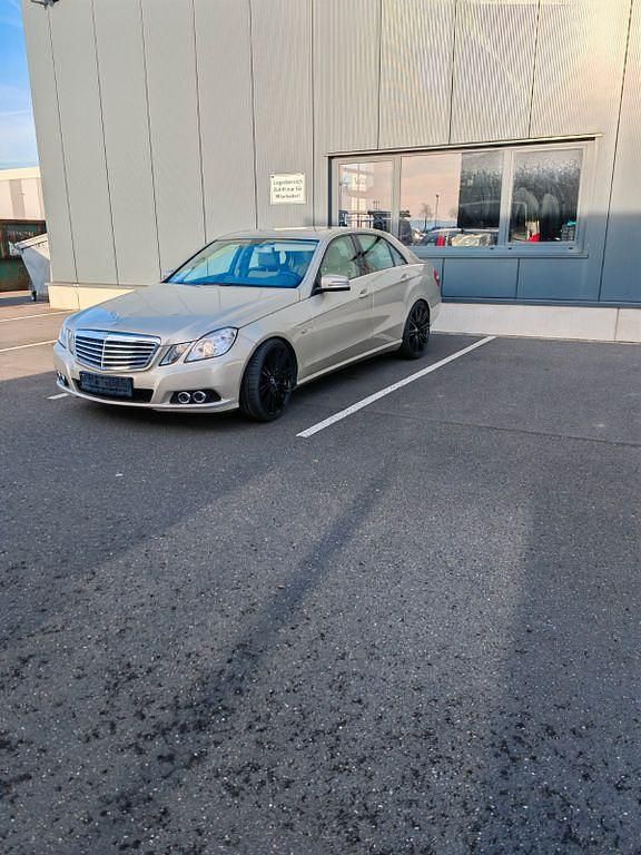 Brugt Mercedes E220 Elegance 170 HK (125 kW) 2010 Beige Sedan