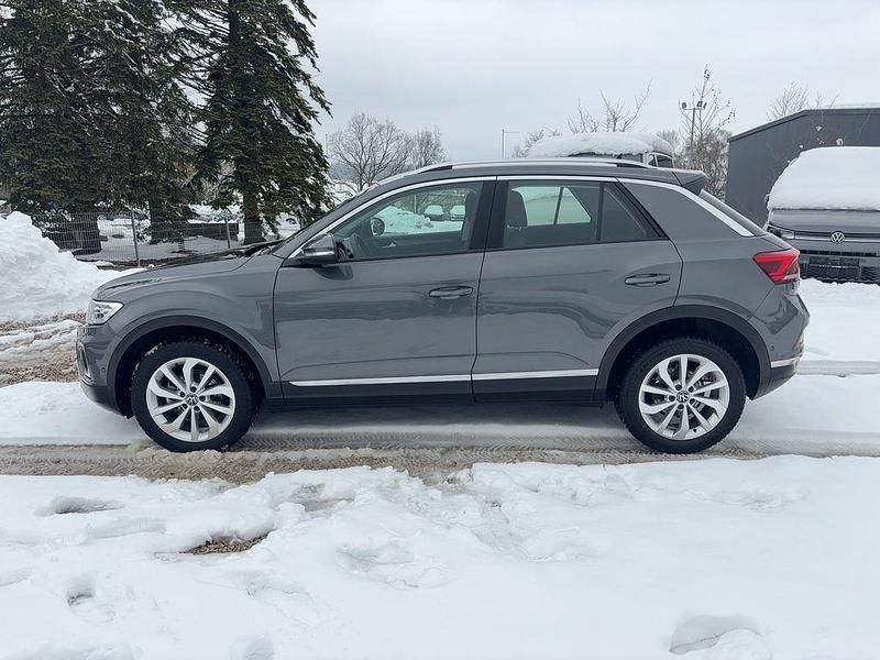 Gebraucht VW T-Roc Style 116 PS (85 kW) 2024 Indiumgrau (metallic) SUV