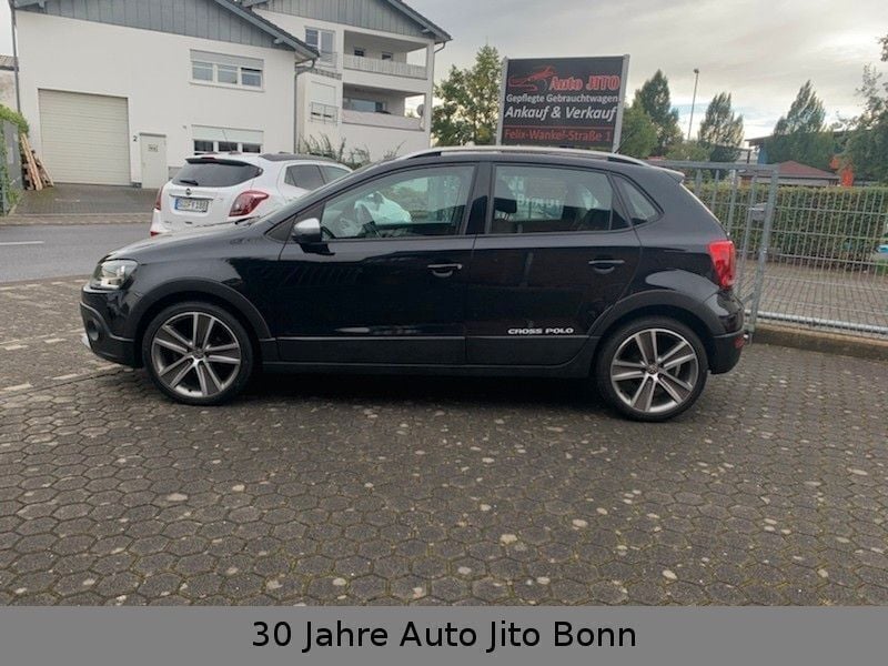 Schwarz Gebraucht 2013 VW Polo Cross Kleinwagen | 8.499 € (Fairer Preis) - Bild 1/4