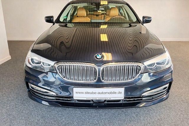 Gebraucht BMW 520 Luxury Line 190 PS (139 kW) 2018 Blau Limousine