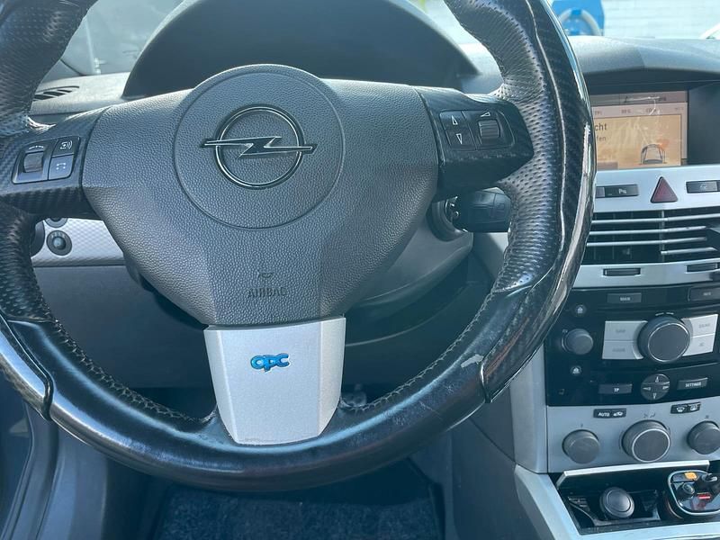 Gebraucht 2006 Opel Astra GTC Limousine | 1.700 € (Fairer Preis) - Bild 1/4
