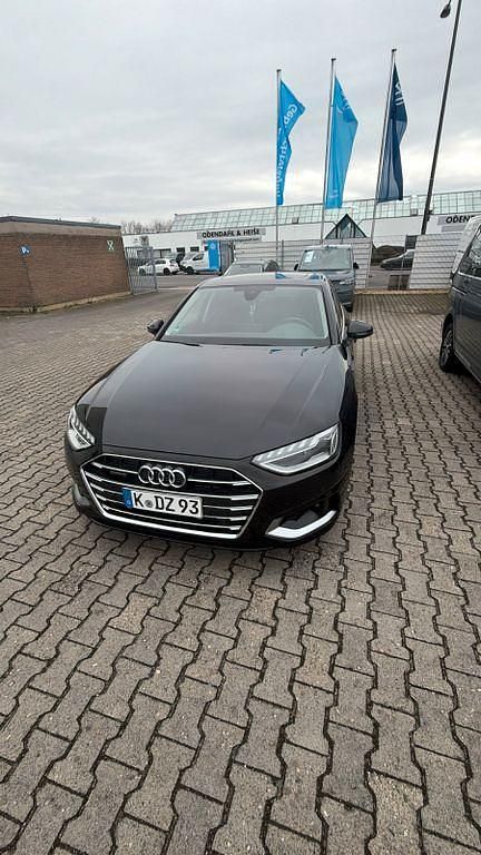 Gebraucht Audi A4 Ambiente 204 PS (150 kW) 2021 Schwarz Limousine