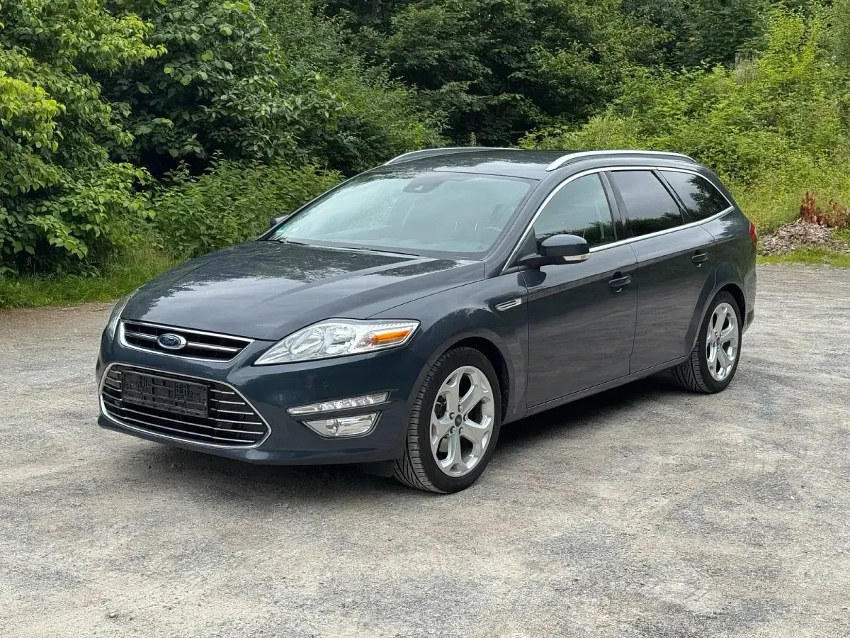 Gebraucht Ford Mondeo 160 PS (117 kW) 2015 Grau Kombi