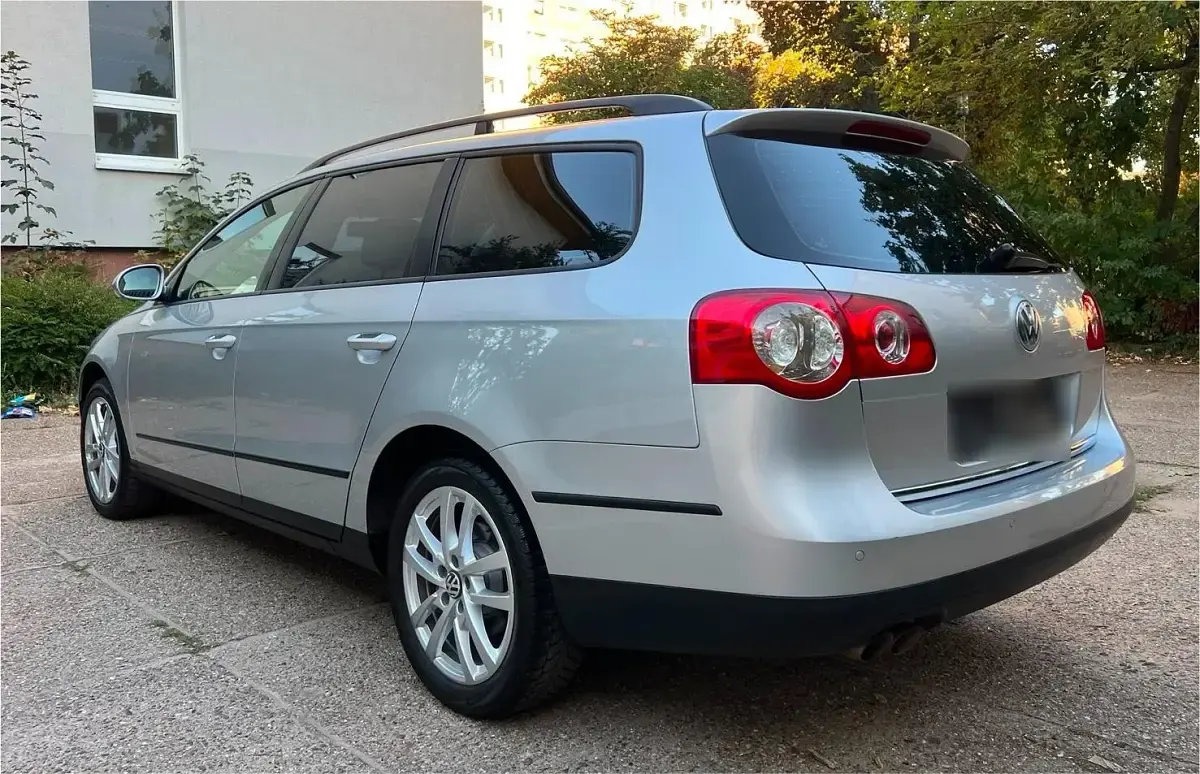 Gebraucht VW Passat 140 PS (102 kW) 2011 Grau Kombi